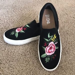 Brash Flower Embroidered Platforms